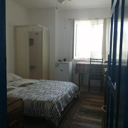 Ecer Gazde/Camere de închiriat